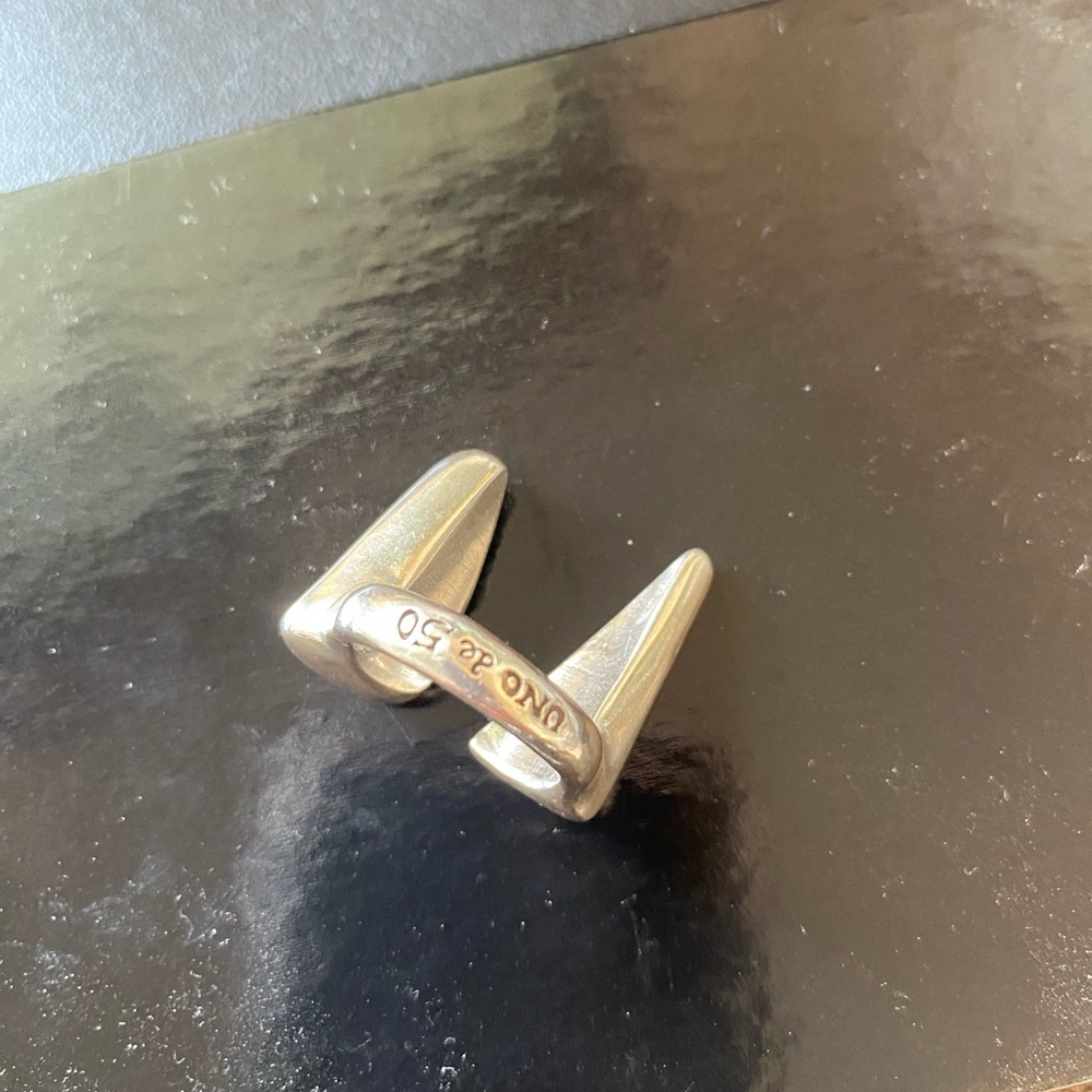UNO de 50. Unique Ring. Size 7